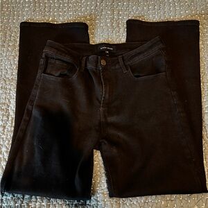 Risen straight leg cropped black womens jeans.  Size 11 with a 26 inch inseam.